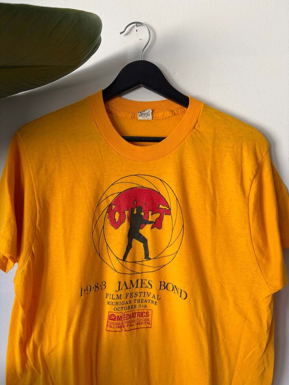 Screen Stars James Bond 1983 Film Festival Size XL Yellow T-Shirt
